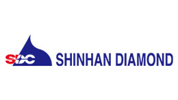 青と赤のShinhan Diamondのロゴ、特徴的な三角形デザイン。