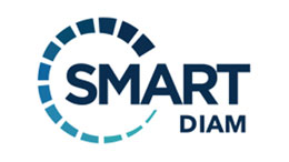 SMART DIAMのロゴ、青い文字と円形デザイン。